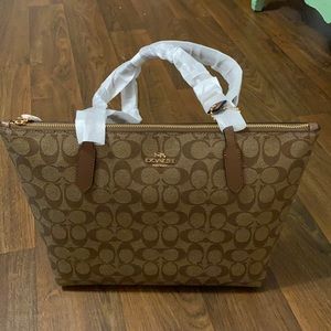 NWT Coach handbag style 4455